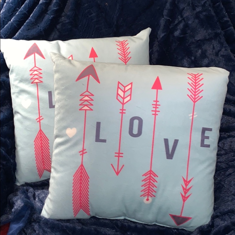 💗SUPER CUTE NEW “LOVE” PILLOWS💗